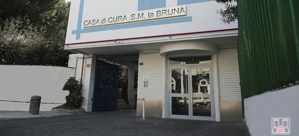 Ingresso principale Casa di Cura S.M. La Bruna